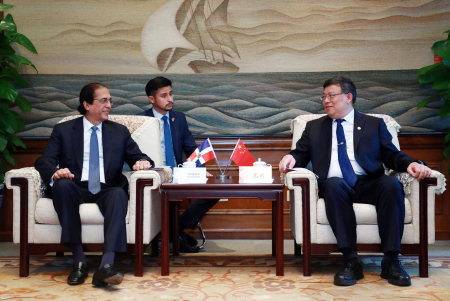 1568872538549030092.jpg 尤政副校长和古斯塔沃�蒙塔尔沃会谈交流-原图.jpg