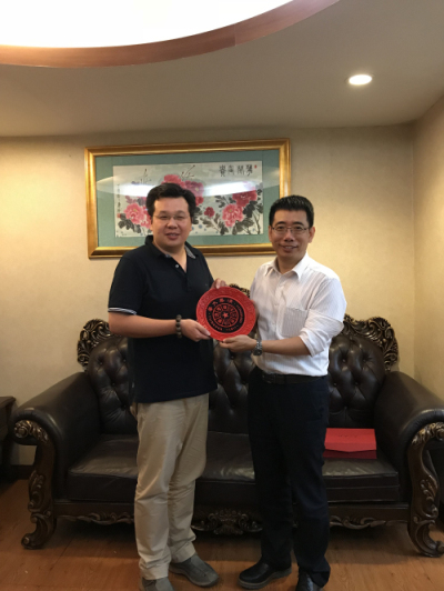 1522133637788037431.jpg 高喆教授与全球能源互联网发展合作组织驻东南亚办公室主任丛威博士合影.jpg